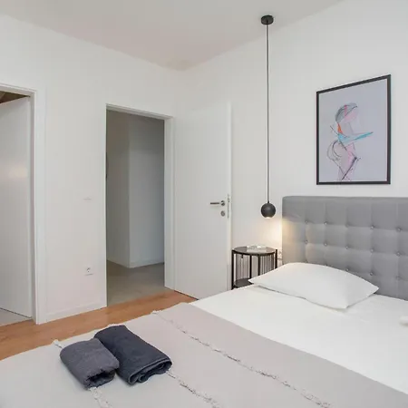 3 Bedroom Amazing In Holiday home