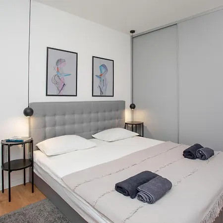 3 Bedroom Amazing In Prázdninový dům Raša
